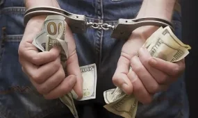 Двое астанчан вымогали у главы строительной компании 80 миллионов тенге