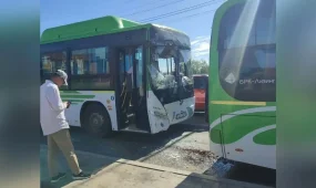 Атырауда екі автобус соқтығысып, алты адам жарақат алды