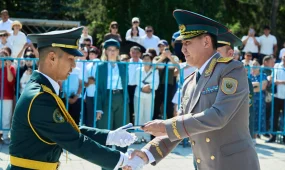 Выпускники Академии Нацгвардии получили звание старшего лейтенанта еще до начала службы