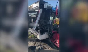 Астанада автобус пойызбен соқтығысты
