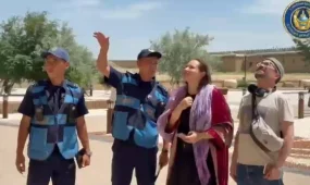 В Туркестане туристическая полиция помогает иностранным гражданам на пяти языках
