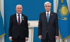 Президент отандық журналистиканың дамуына елеулі үлес қосқан бір топ БАҚ қызметкерін мемлекеттік наградалармен марапаттады