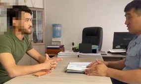 Блогера из Астаны задержали за полицейскую форму в шутливых роликах