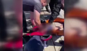 Наглоталась воды и впала в шоковое состояние: в Актау женщина упала в воду