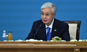 Токаев: Казахстан стремится стать ведущим логистическим узлом между Европой и Азией