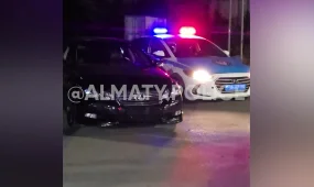 Алматыда заңсыз автожарысқа қатысқандар ұсталды