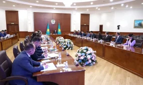 "Конституция Президенттің ауқымды реформаларын кезең-кезеңімен жалғастырудың берік іргетасына айналды",- О.Бектенов