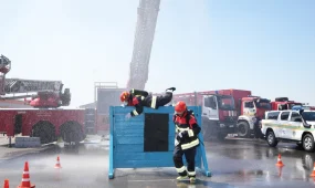 Журналисты примерили боёвки: в Астане прошел Кубок министра по ЧС «FireFit»