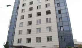 Алматыда 20 жастағы бойжеткен 10-шы қабаттан құлап кетті