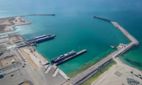 Создание нового мультимодального хаба на Каспии обсудили Токаев и глава Guoyou