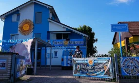 Чешский болельщик превратил свой дом в музей Месси и сборной Аргентины