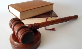 Суд признал незаконным арест счетов и имущества жителя Костанайской области