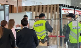 Скандал на посадке: двух пьяных пассажиров сняли с рейса Алматы — Астана