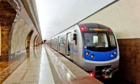 У пассажира метро Алматы изъяли нож и наручники