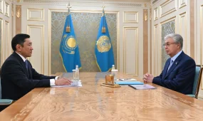 Глава государства принял акима Атырауской области Болата Акчулакова