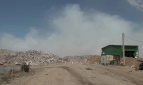 Уральск накрыл едкий дым: второй день в регионе горит мусорный полигон
