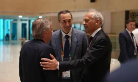 В Астане показали олимпийские артефакты от первых Игр до современности