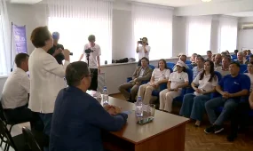 Партия «Ак жол» встретилась с трудовым коллективом предприятия железобетонных изделий в Актобе