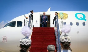 Президент Казахстана прибыл в Чолпон-Ату для участия в неформальной Консультативной встрече