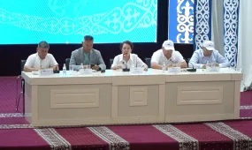 «Ақ жол» партиясы: кандидаттар еңбек ұжымдарымен кездесті