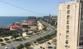 Женщина погибла при падении с высотки в Актау