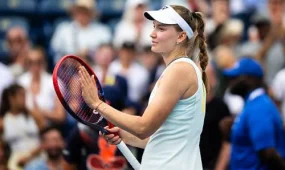 Елена Рыбакина вырвала выход в четвертьфинал турнира в Торонто