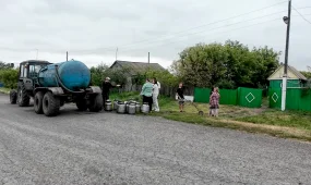 Жители села долгие годы вынуждены пить привозную воду в СКО