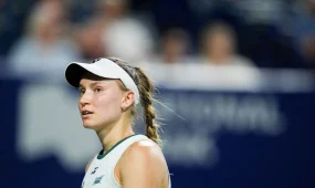Елена Рыбакина уступила Иге Швёнтек в финале турнира WTA 1000 в Торонто