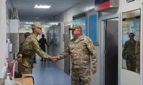 Замминистра обороны Алмаз Джумакеев проинспектировал южные гарнизоны