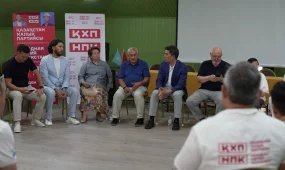 Кандидаты от НПК встретились с представителями интеллигенции Алматы