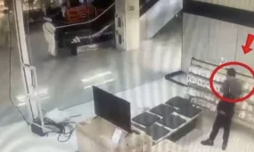 Өскеменде дүкеннен үш құлаққап ұрлаған күдікті ұсталды