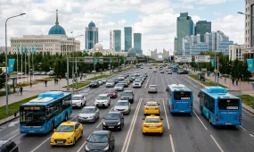 Казахстанцы стали чаще ездить на автобусах и такси