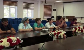Партия «Ақ жол» обсудила с медиками Шымкента кадровый дефицит и развитие здравоохранения