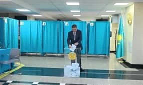 Олжас Бектенов проголосовал на выборах в Курултай