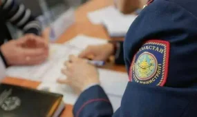Елордада қоғамдық орында шалбарын шешкен ер адам жауапқа тартылды
