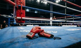 Двукратного чемпиона мира по боксу застрелили возле его дома