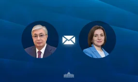 Токаев поздравил Санду
