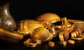 Ценнейшие золотые сокровища на 1.7 млн евро украли из музея Испании