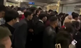 «Жапониядағы метро сияқты»: Алматы метросында жолаушылар қарасы қалыңдады