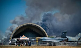 Военный самолет разбился во время авиашоу на глазах у тысяч зрителей