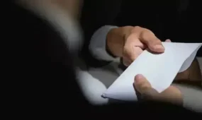 Көлік саласының екі шенеунігі 40 млн теңгеден астам пара алды деген күдікке ілінді