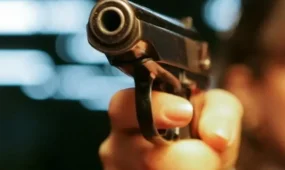 Күйеу баласын қызметтік тапаншамен атқан полицей 10 жылға сотталды