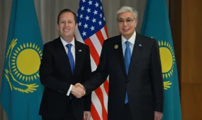 Глава государства принял Специального посланника Президента США по Южной и Центральной Азии Серджио Гора