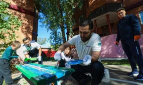 Депутаты партии «Әділет» благоустроили территорию Центра поддержки детей
