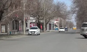 Өскеменде 70 жастағы әйел екінші қабаттың терезесінен құлап кетті