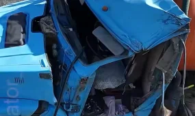 Автобус пен жүк көлігі соқтығысты