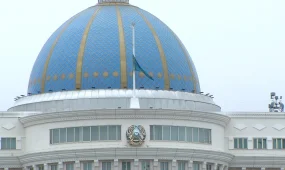 День траура: по всей стране и за рубежом приспущены государственные флаги и отменены развлекательные мероприятия