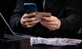 Дропперлер мен интернет-казино: Қарағандыда 415 млн теңгеге қатысты іс сотқа жолданды