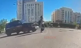 Астанада көлік жүргізушісі әйел адамды қағып, қашып кетті