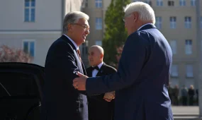 Германияда Қасым-Жомарт Тоқаевты қарсы алу рәсімі өтті